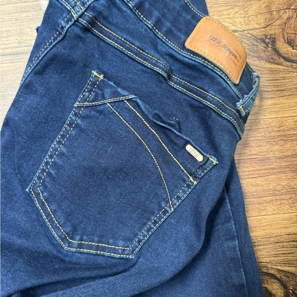 IZZE High Rise Dark Indigo Jeans - Picture 4 of 5